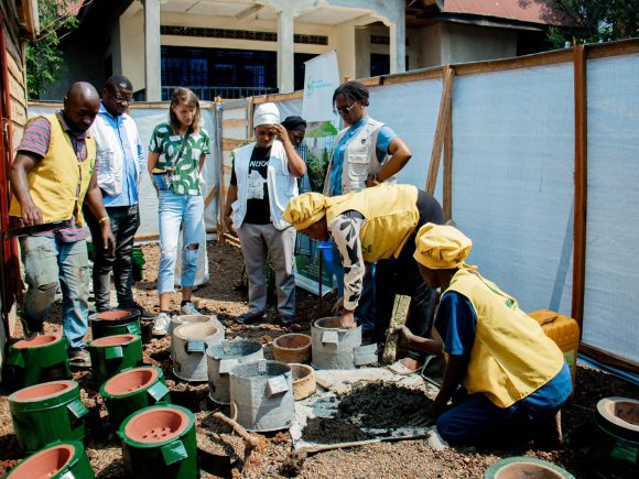 Waza And Act: accueil de la Chef de Mission de Médecins Sans Frontières (MSF) pour une visite de son espace de réinsertion socio-économique.